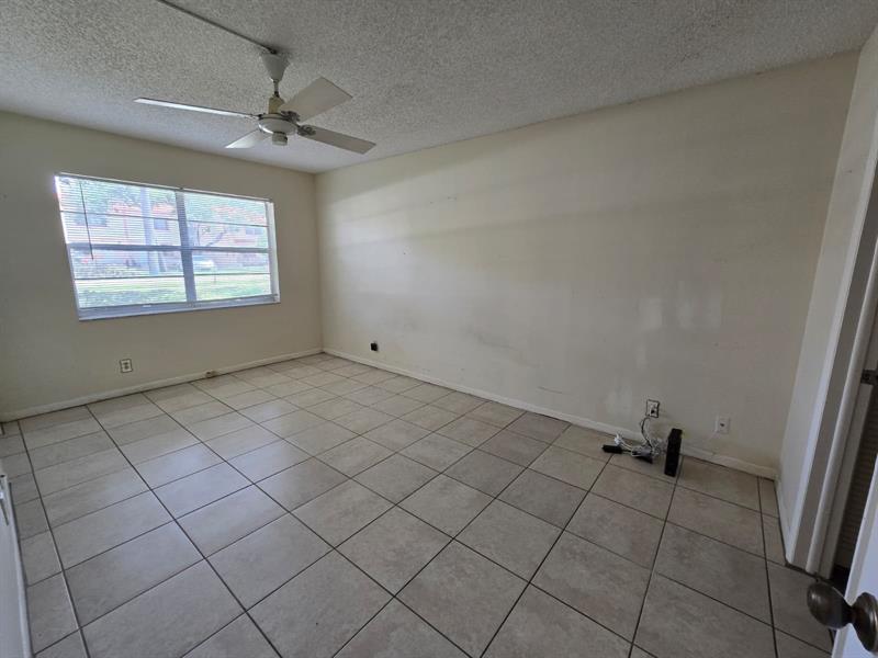 Image 19 of 36 For 4149 90th Ave  103