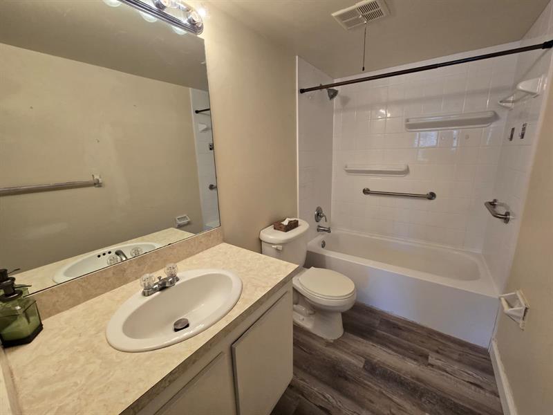 Image 22 of 36 For 4149 90th Ave  103
