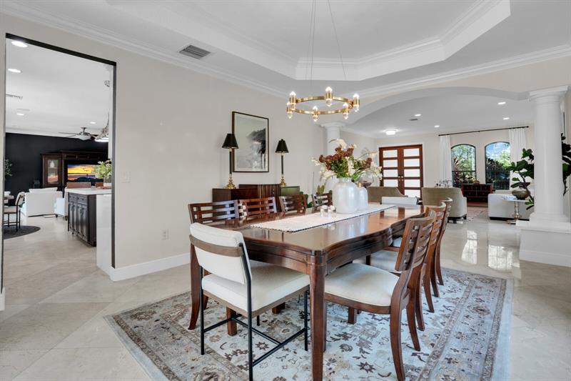 Image 10 of 79 For 8829 Woodgrove Ridge Ct