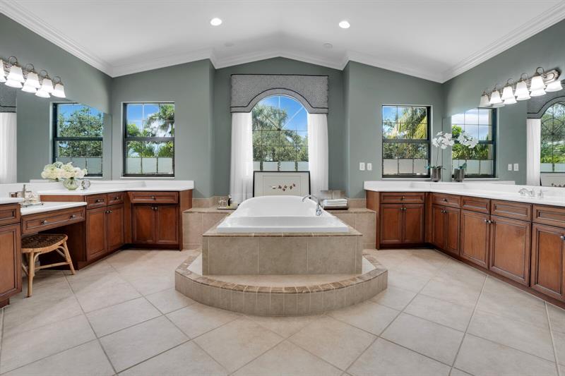Image 38 of 79 For 8829 Woodgrove Ridge Ct