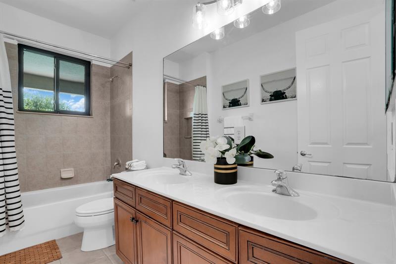 Image 45 of 79 For 8829 Woodgrove Ridge Ct