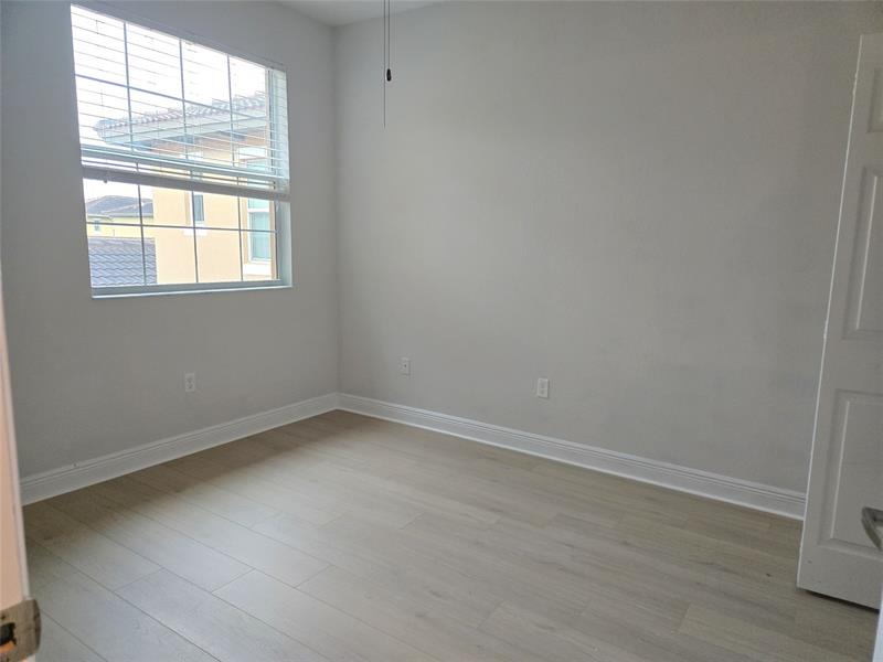 Image 14 of 18 For 1528 147th Ave  1527
