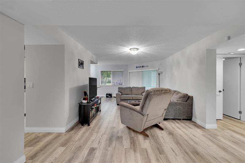 Image 16 of 56 For 9312 9th Pl  