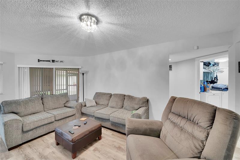 Image 19 of 56 For 9312 9th Pl  