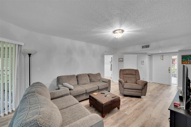 Image 20 of 56 For 9312 9th Pl  