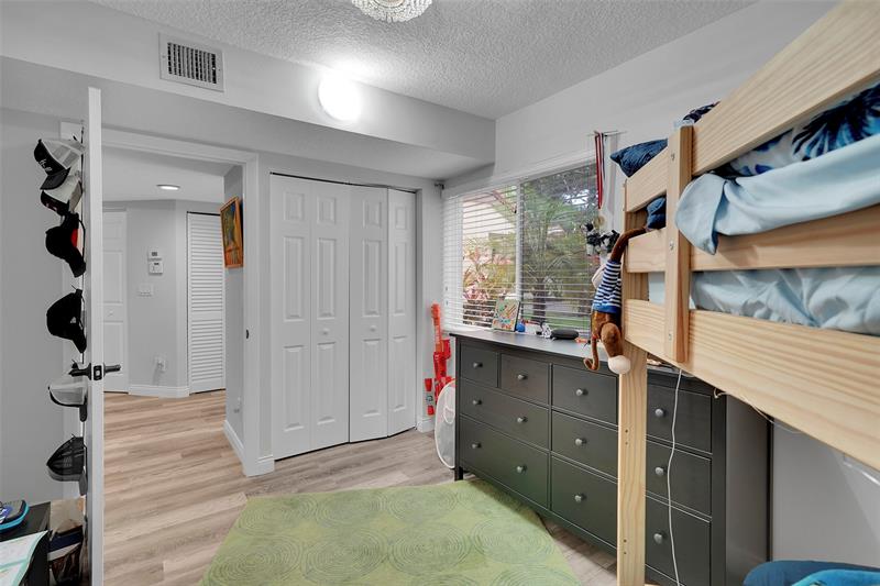 Image 27 of 56 For 9312 9th Pl  