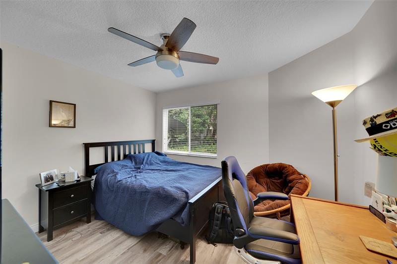 Image 28 of 56 For 9312 9th Pl  