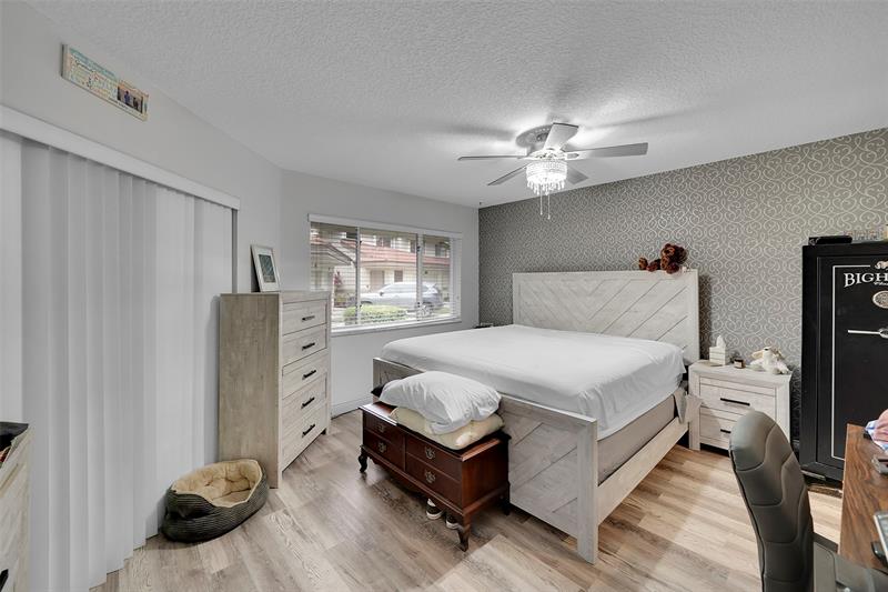 Image 31 of 56 For 9312 9th Pl  