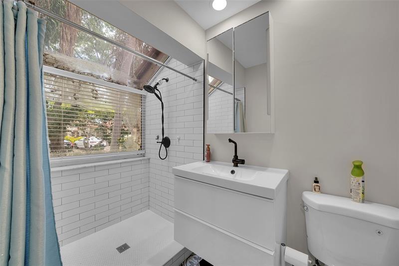 Image 34 of 56 For 9312 9th Pl  