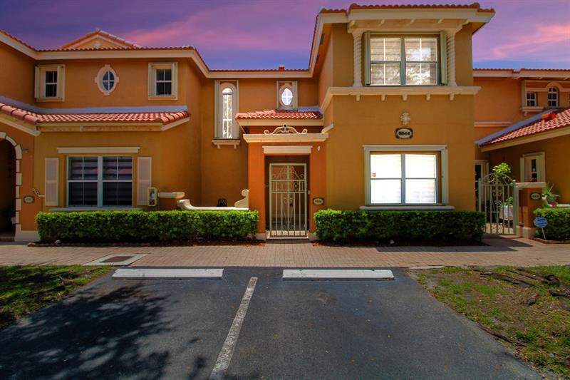 Details for 8544 140th Ter  1002, Miami Lakes, FL 33016