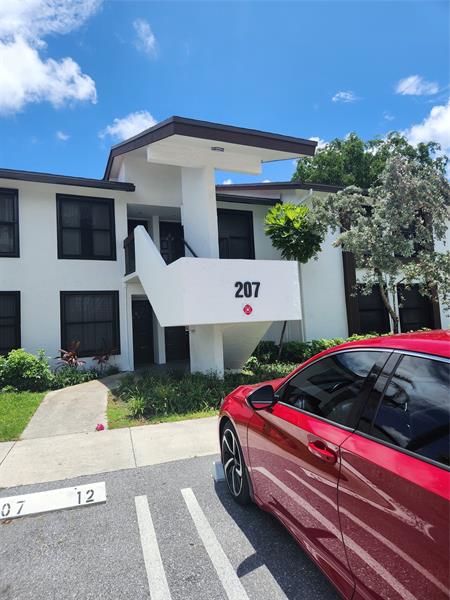 Details for 207 Lake Pointe Dr  202, Oakland Park, FL 33309