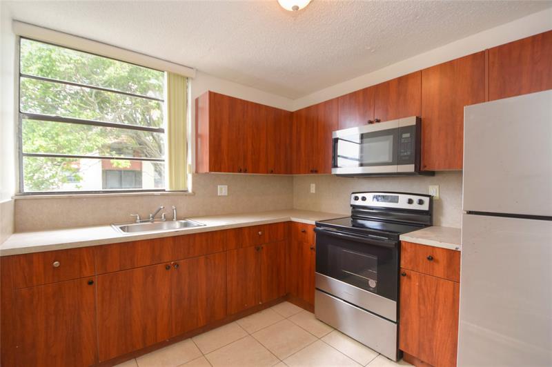 Details for 1790 55th Ave  202, Lauderhill, FL 33313