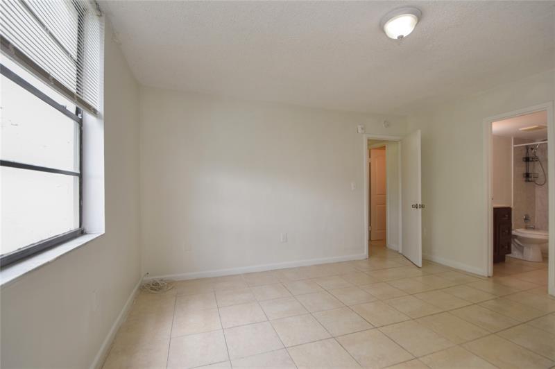 Image 19 of 36 For 1790 55th Ave  202