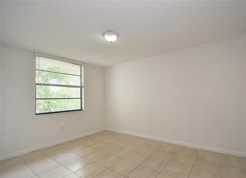 Image 22 of 36 For 1790 55th Ave  202