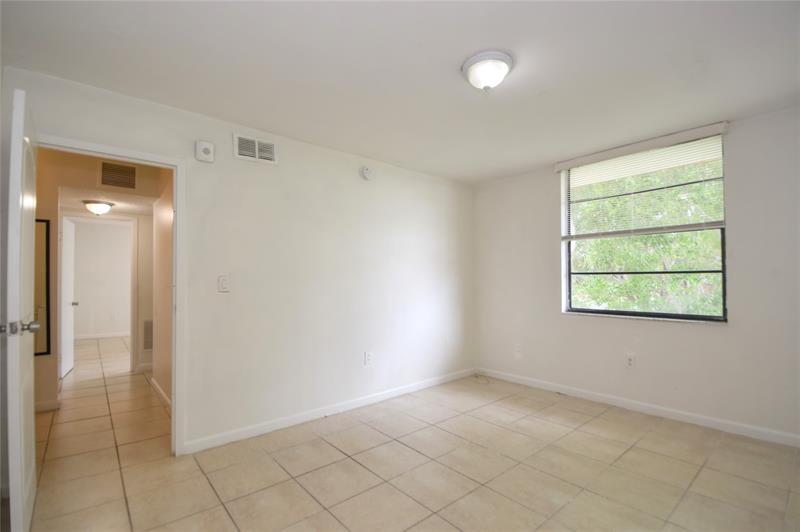Image 23 of 36 For 1790 55th Ave  202
