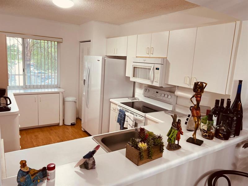 Image 4 of 14 For 9511 Weldon Cir  G 306