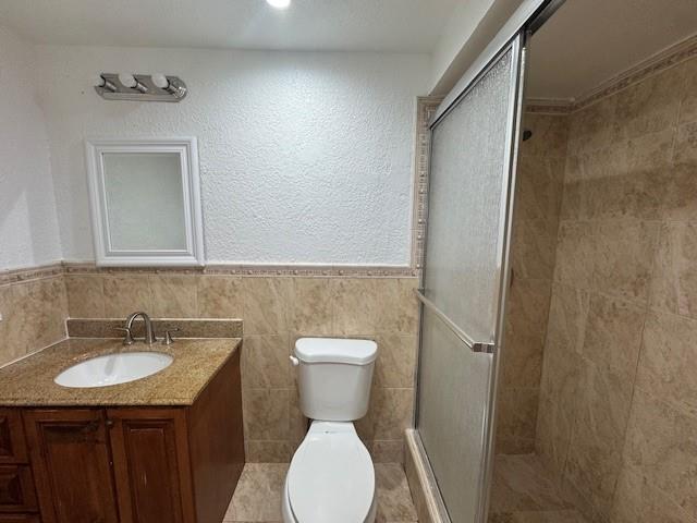 Image 10 of 32 For 5881 16th Pl  227