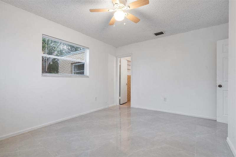 Image 11 of 24 For 7491 Hope St