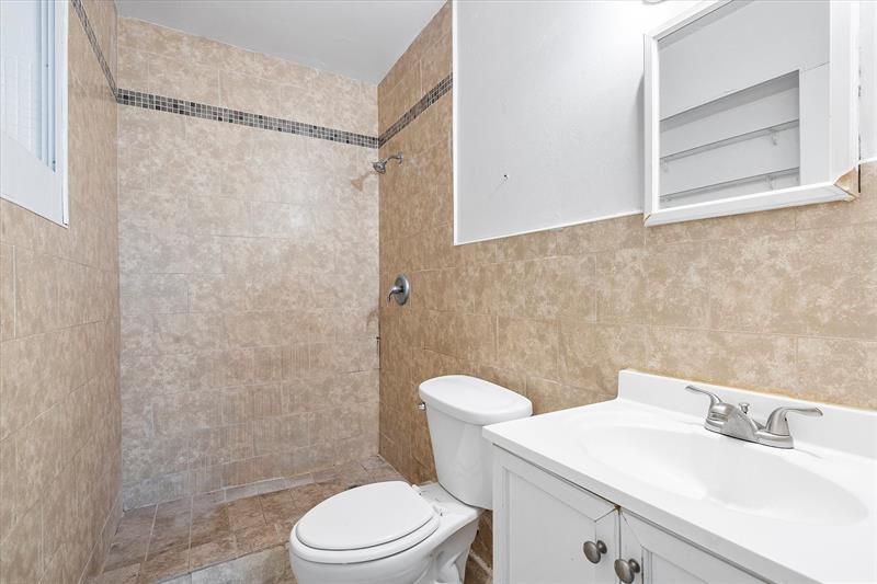 Image 12 of 24 For 7491 Hope St