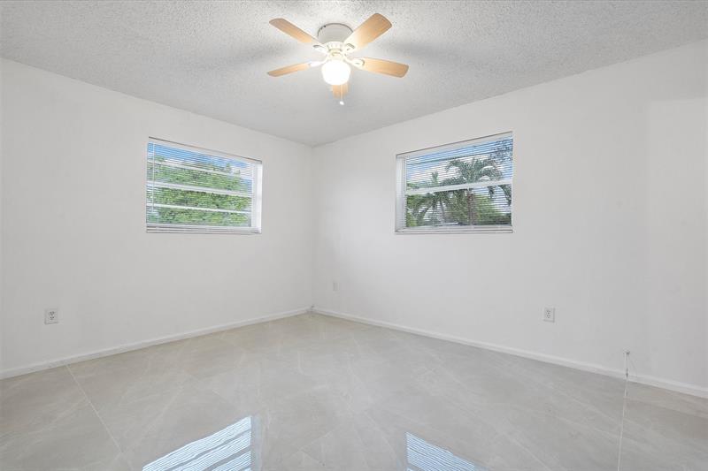 Image 17 of 24 For 7491 Hope St