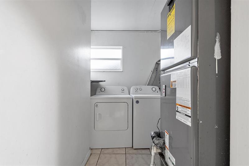 Image 18 of 24 For 7491 Hope St