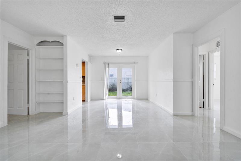 Image 7 of 24 For 7491 Hope St