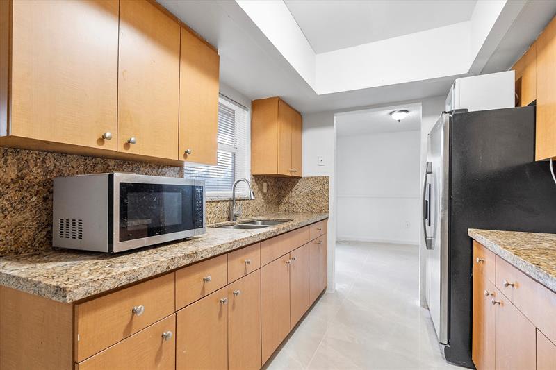 Image 9 of 24 For 7491 Hope St