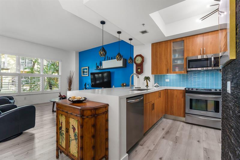 Image 19 of 65 For 2633 14th Ave  103