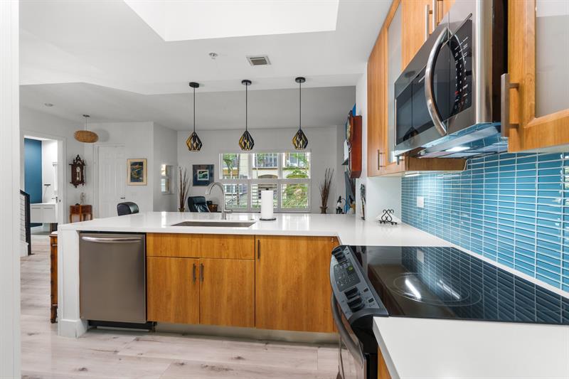 Image 20 of 65 For 2633 14th Ave  103