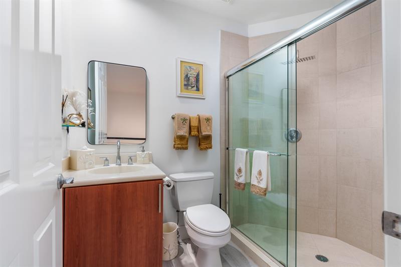 Image 31 of 65 For 2633 14th Ave  103