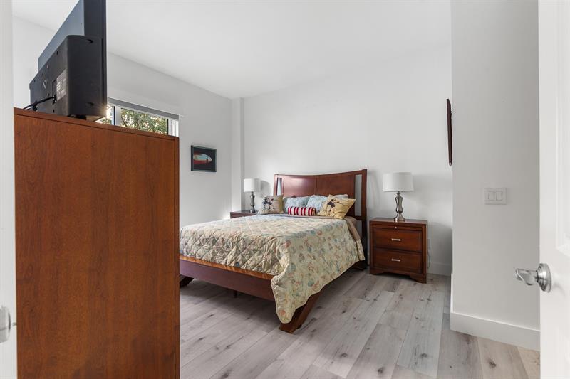 Image 34 of 65 For 2633 14th Ave  103