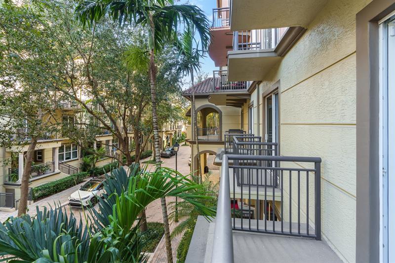 Image 51 of 65 For 2633 14th Ave  103