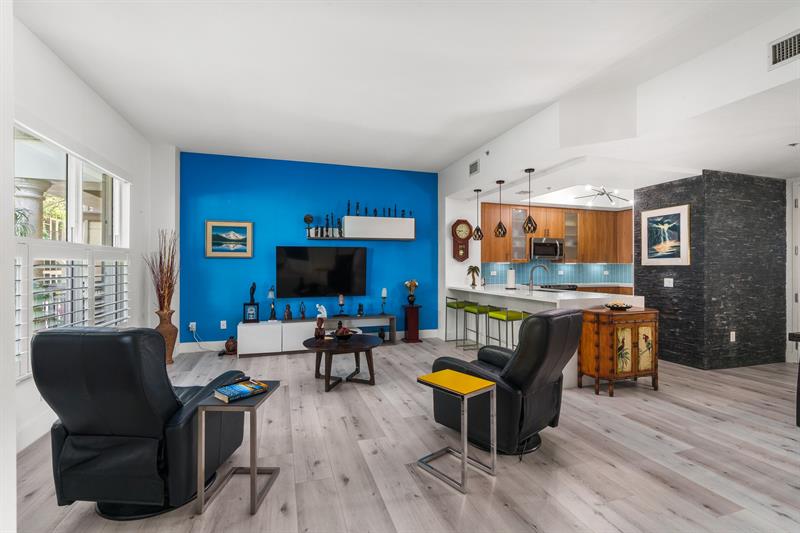 Image 6 of 65 For 2633 14th Ave  103