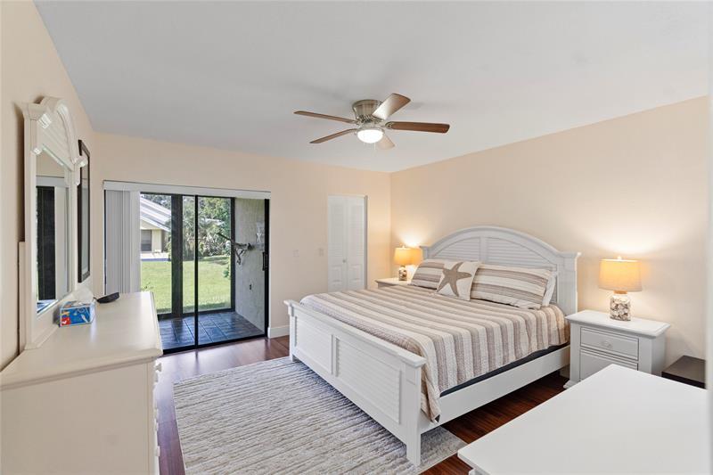 Image 9 of 25 For 10800 Waterberry Dr  10800