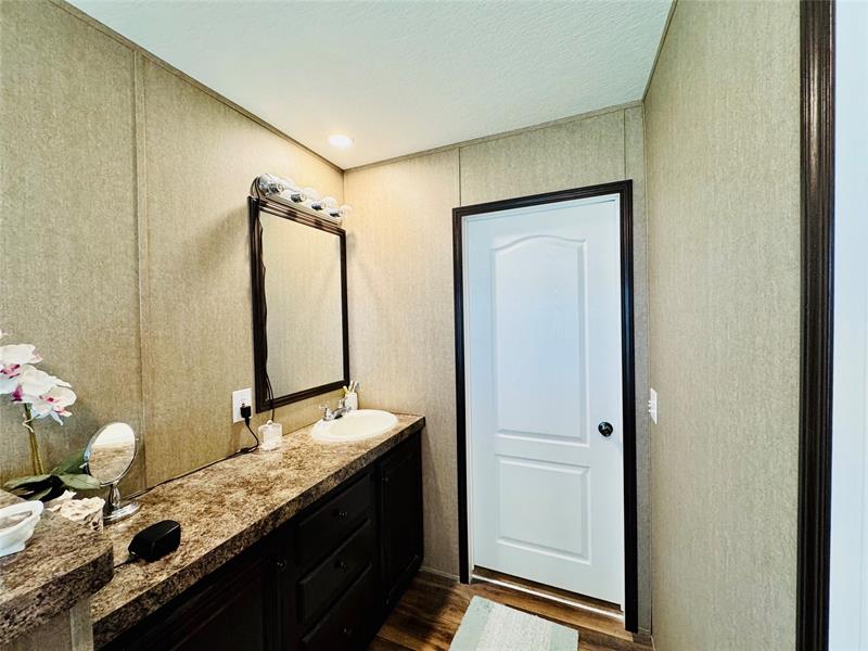 Image 17 of 33 For 4350 10th Ave