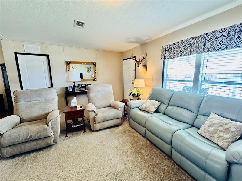 Image 3 of 33 For 4350 10th Ave