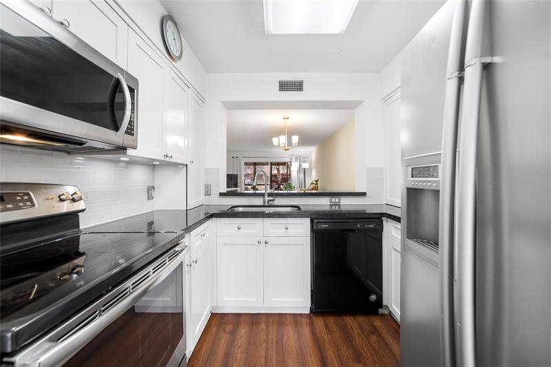 Image 10 of 35 For 7427 Devon Dr  108