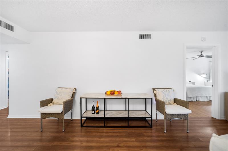 Image 15 of 35 For 7427 Devon Dr  108