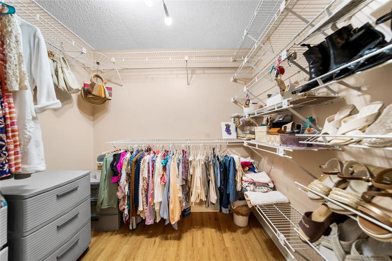 Image 18 of 35 For 7427 Devon Dr  108