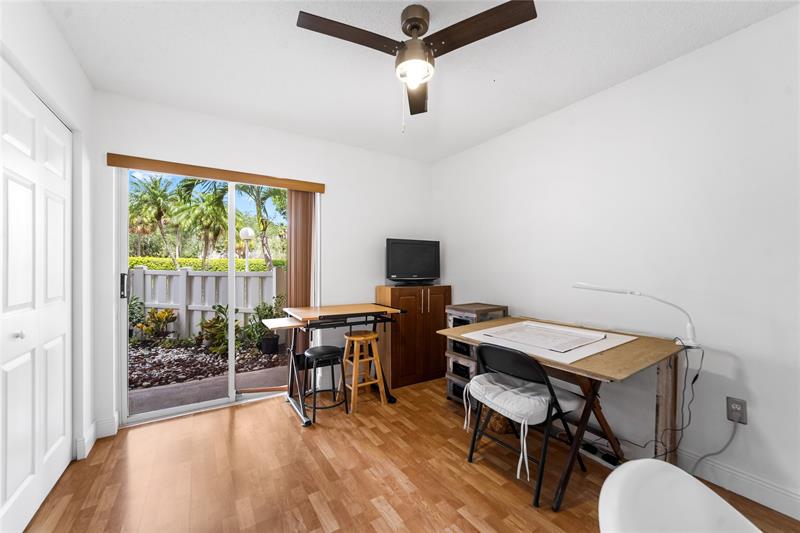Image 22 of 35 For 7427 Devon Dr  108