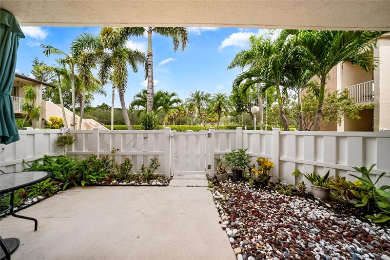 Image 4 of 35 For 7427 Devon Dr  108