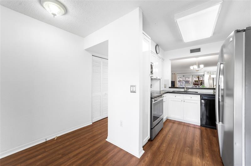 Image 7 of 35 For 7427 Devon Dr  108