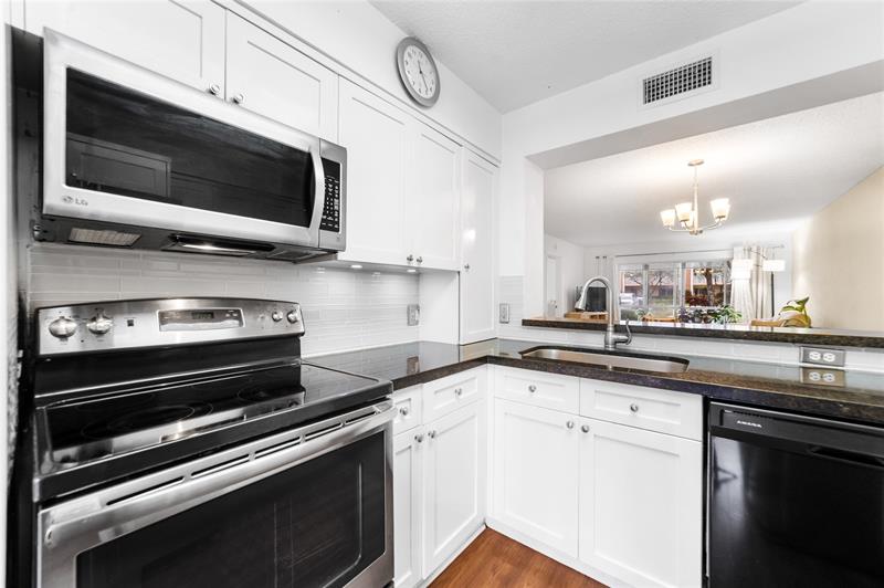 Image 9 of 35 For 7427 Devon Dr  108
