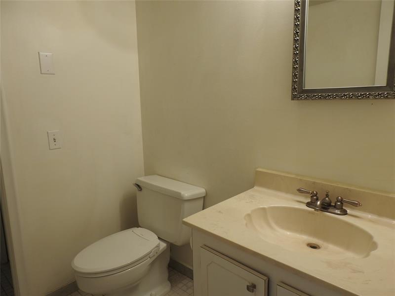 Image 11 of 26 For 1800 Andrews Ave  3i