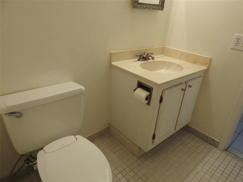 Image 12 of 26 For 1800 Andrews Ave  3i
