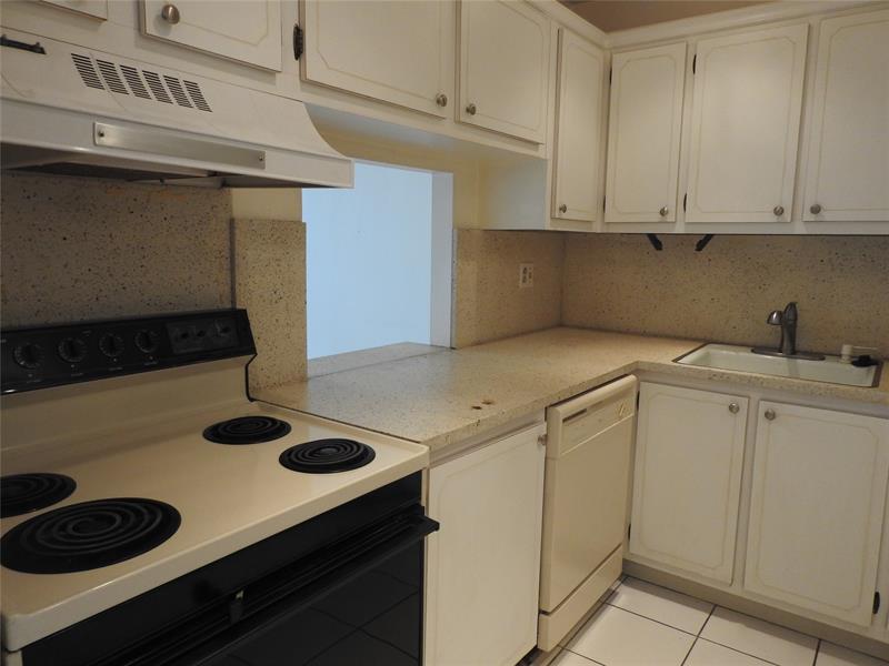 Image 5 of 26 For 1800 Andrews Ave  3i