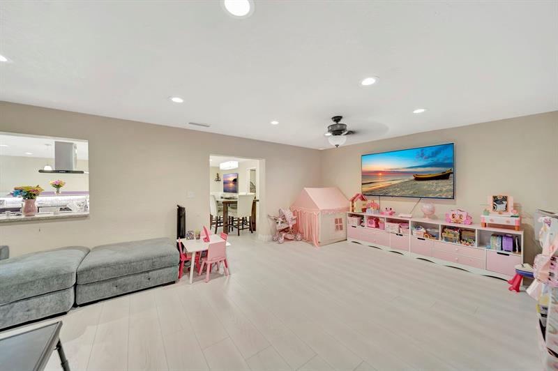 Image 14 of 56 For 6755 Curry Cir