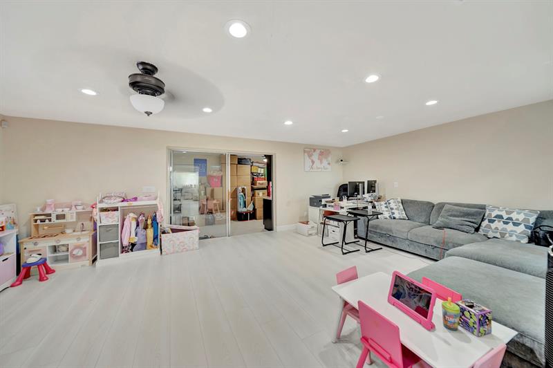 Image 15 of 56 For 6755 Curry Cir