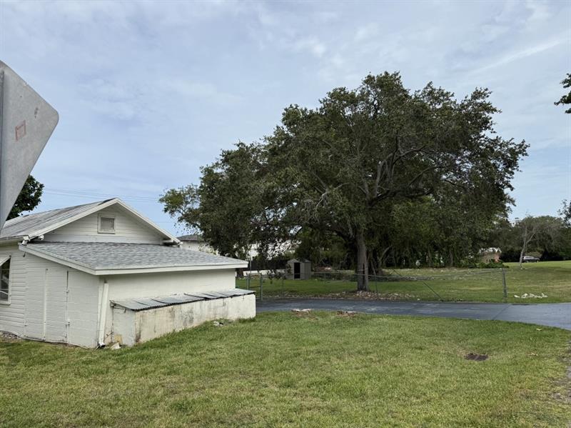 Image 3 of 5 For 7260 76th St