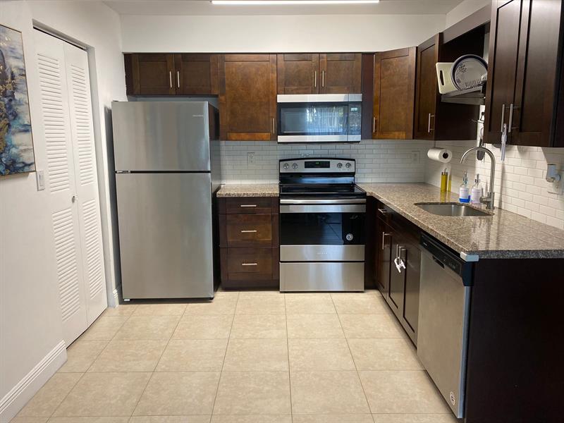 Image 4 of 21 For 1251 46th Ave  1505
